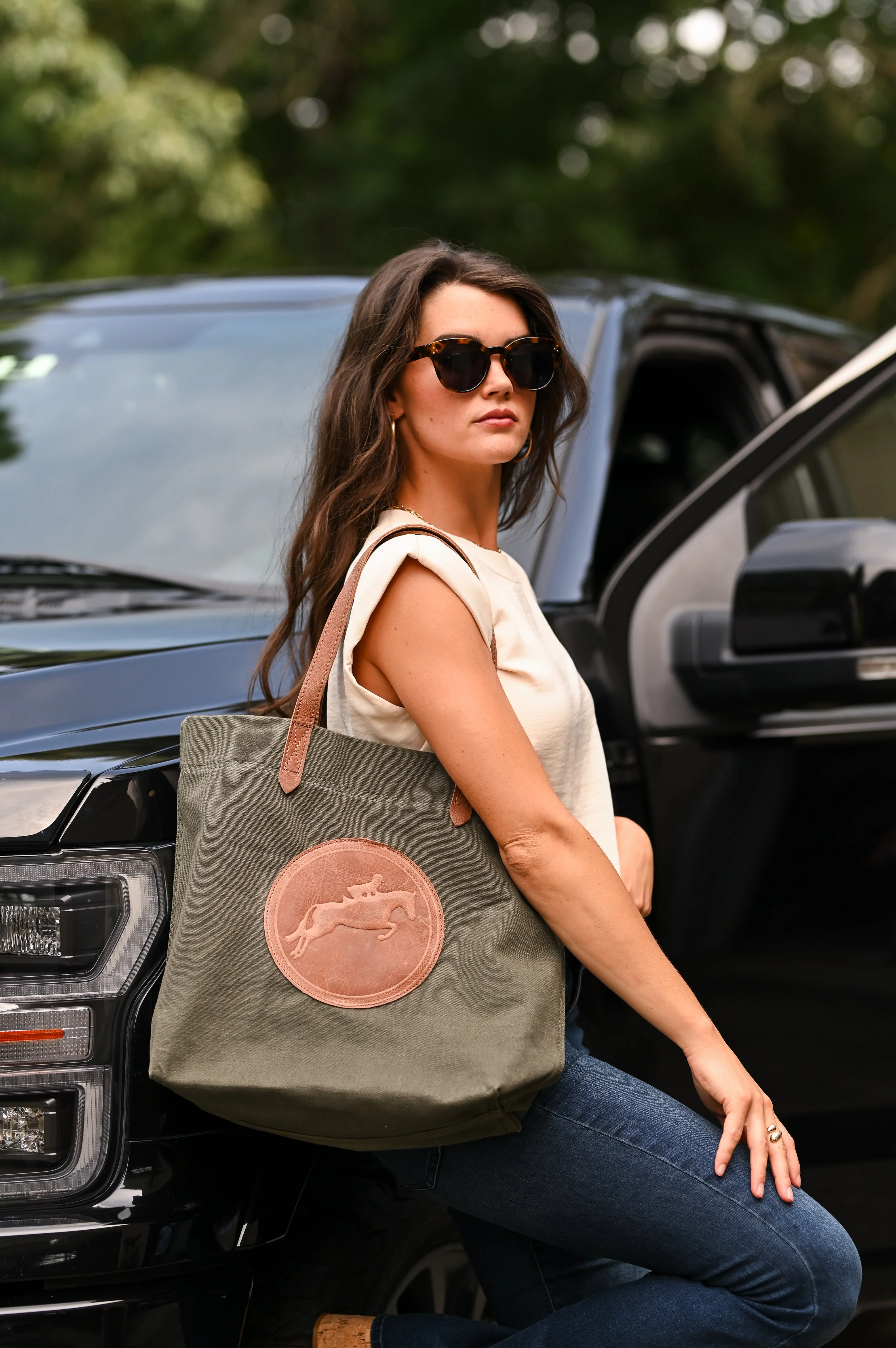 Tucker Tweed Equestrian Barn Bag - Image 4