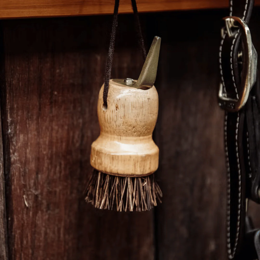 Grooming Deluxe Small Hoof Pick - Image 3